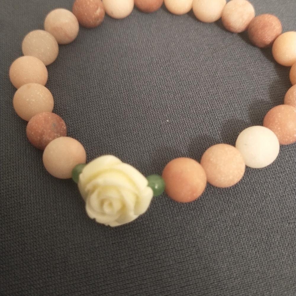 Floral bracelet - Picture 3 of 9